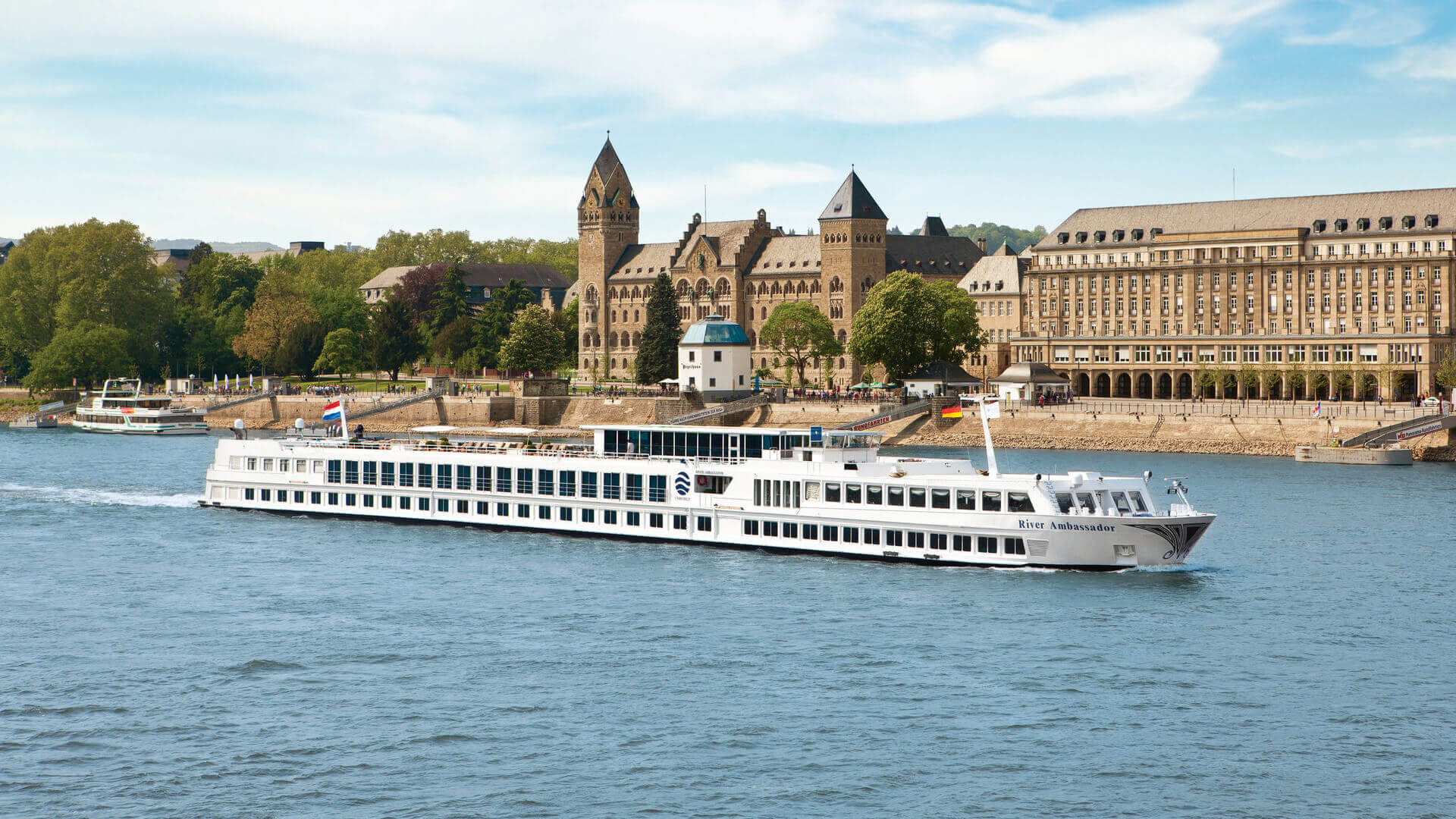 Amazon river cruise destinations in Peru and Brazil